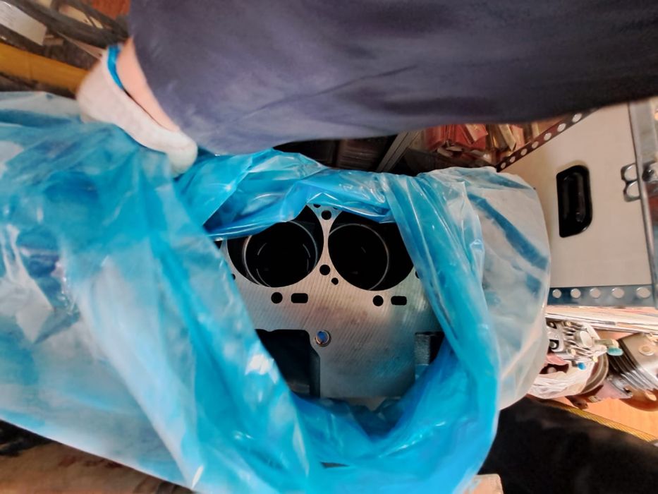 Продам блок двигател на авто погрушек каменс.