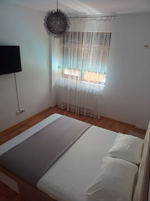 Proprietar inchiriez apartament cu curte, zona Lidl