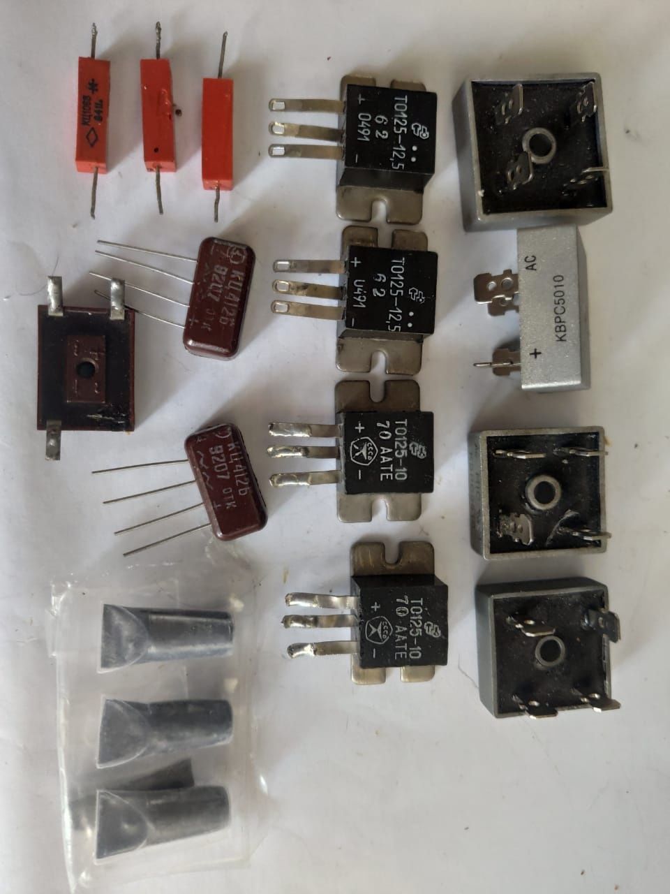 Полупроводниковые приборы (диодыды, транзисторы, т.д.)