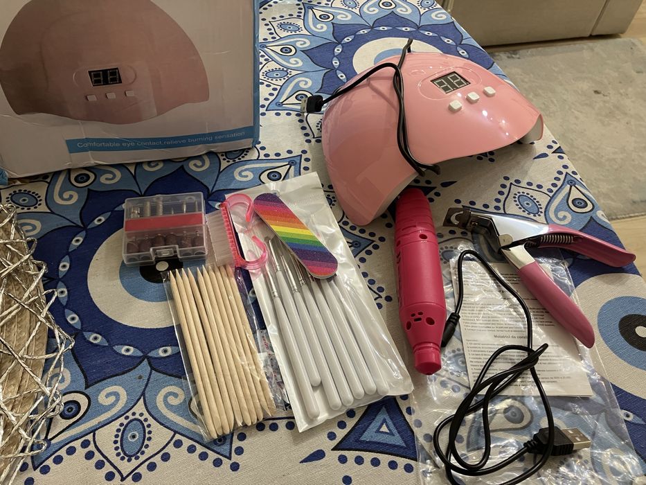 Чисто нов комплект за маникюр