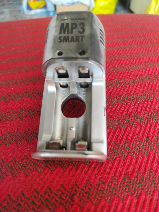 Incărcător electric pentru acumulatori