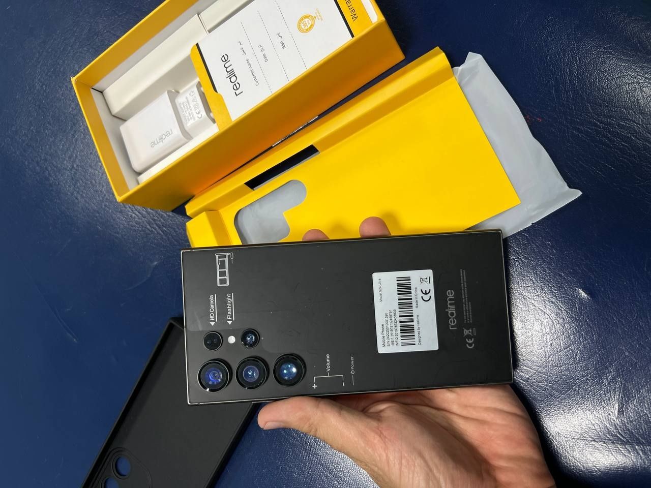 Продаётся смартфон новый realime s24 ultra , коробка и документы имеет
