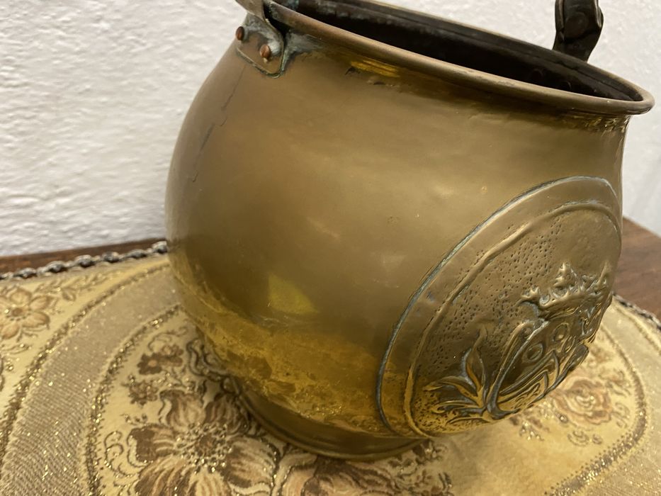 Месингова кашпа 1900 те колекционерска хералдическа украса