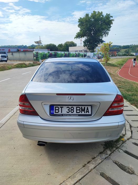 Mercedes-Benz c230 v6