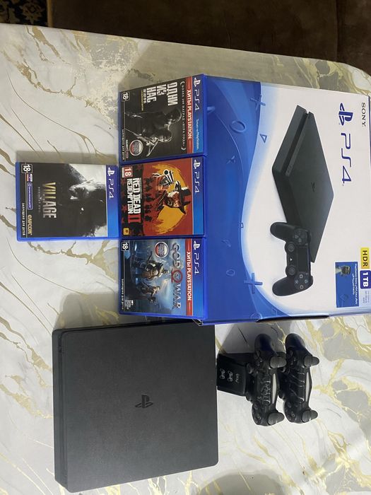 Playstation 4 slim 1TB - 9 игр