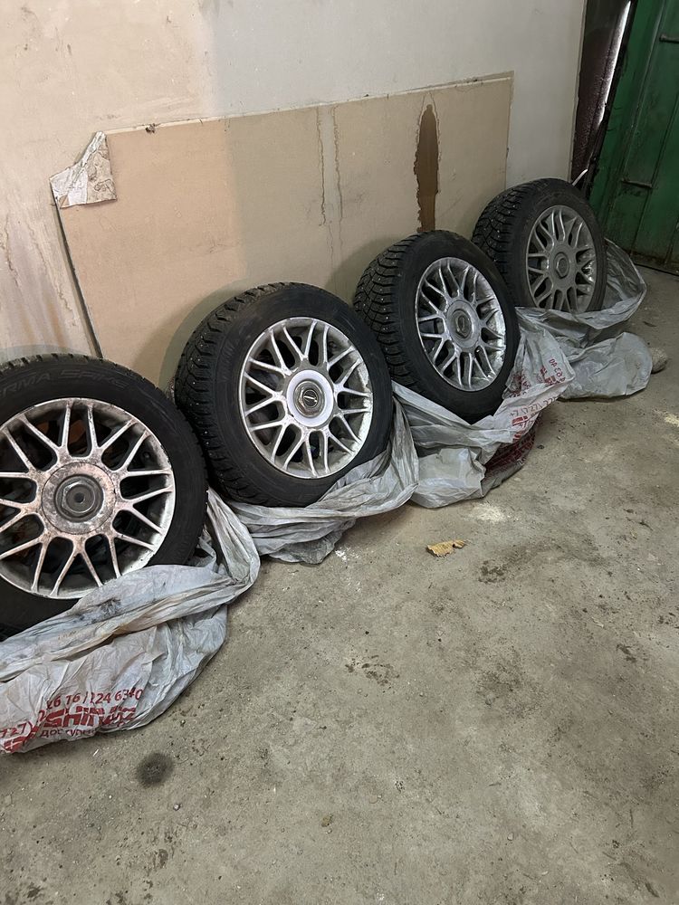 Продам японскую резину Nitto с дисками.