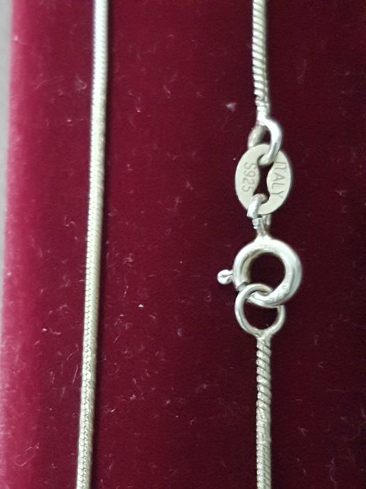 Сребърни синджири и гривни 925.