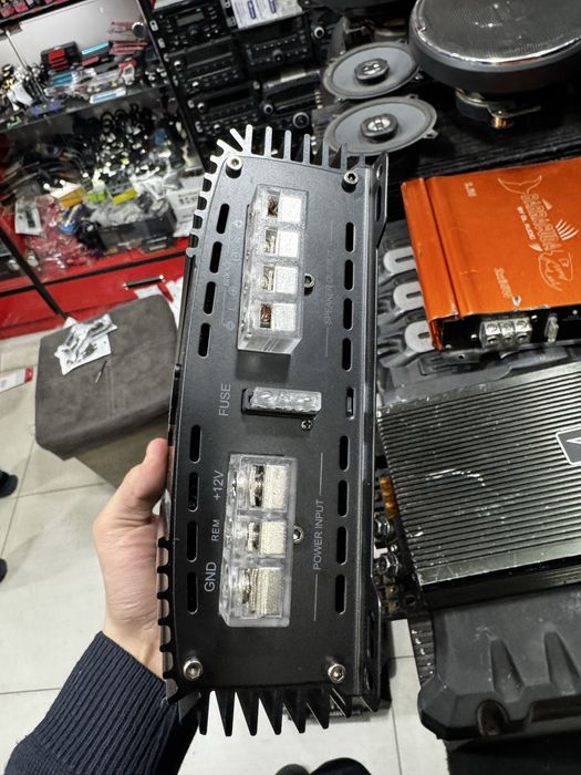 Amp usilitel ideal holatda