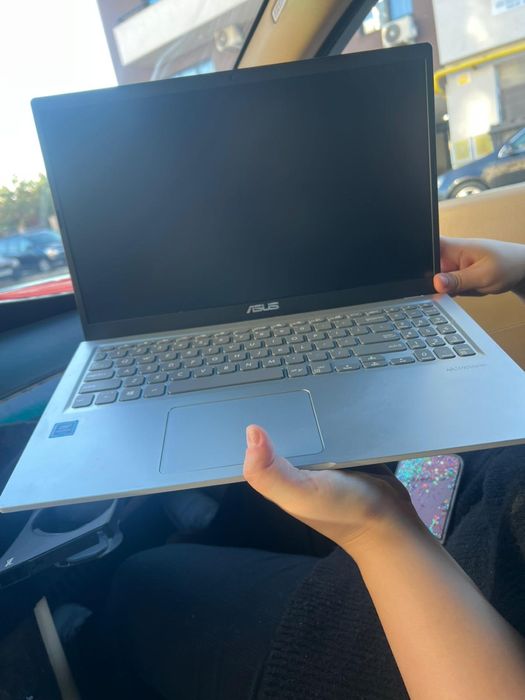 Laptop vivobook asus