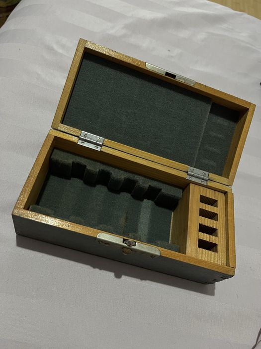 Set 7 cuvete din cuarț pentru laborator si cutia lor de depozitare