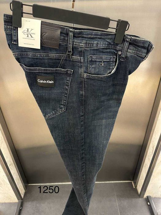 blugi calvin klein  transport inclus
