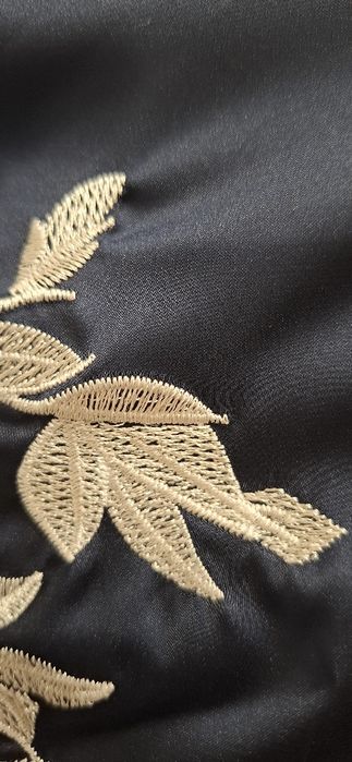 Дамска риза с бродерия