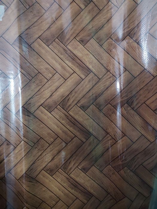 Linoleu 2m lat x 6m lung-1,2 gros, 210 lei bucata