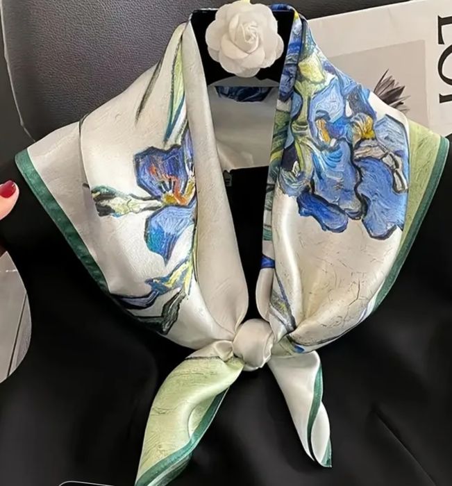 Esarfa cu irisi albastri