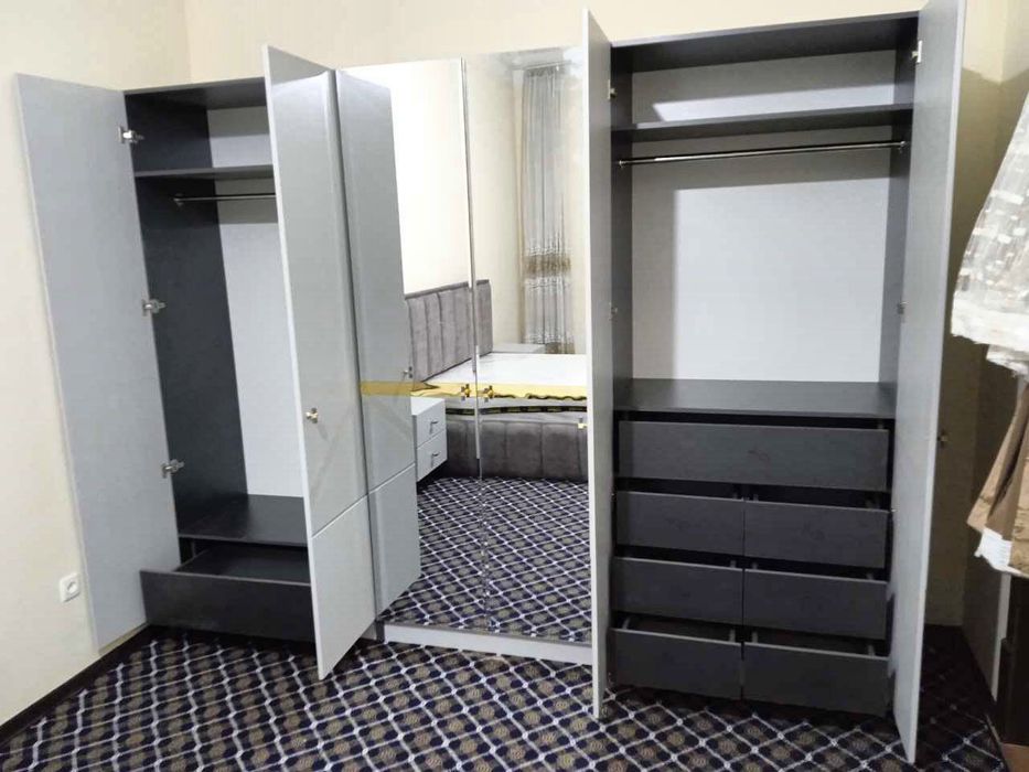 Мебель сотилади. Спальня кроват трюмо и шкаф