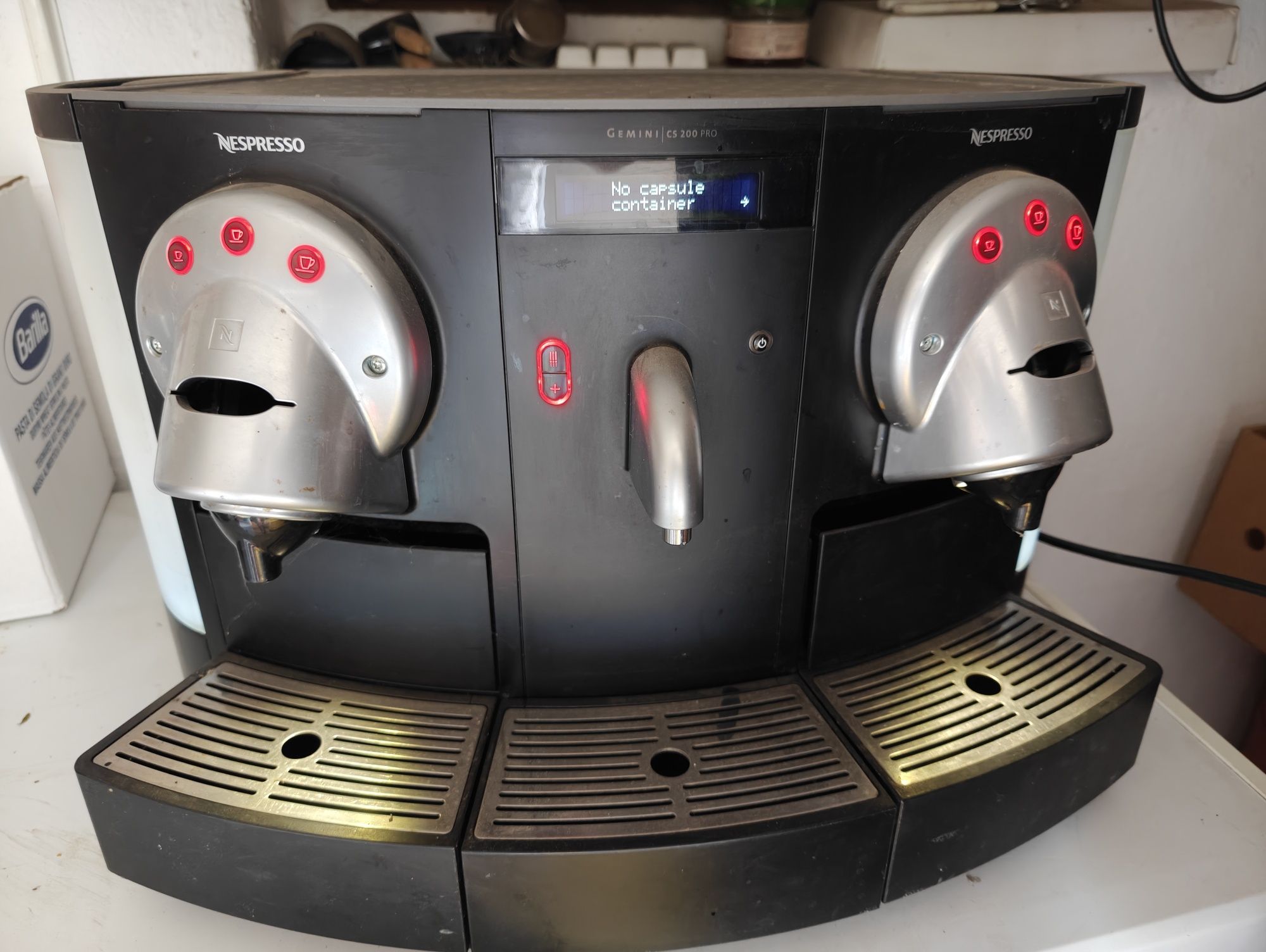 Aparat cafea Nespresso profesional