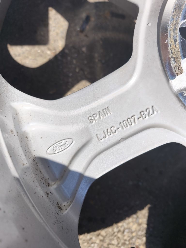 17" оригинални алуминиеви джанти за Ford Kuga.