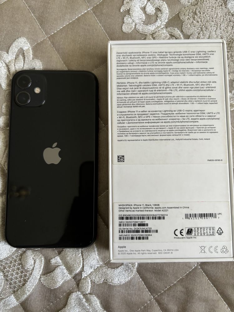 Продаю iphone 11 на 128гб
