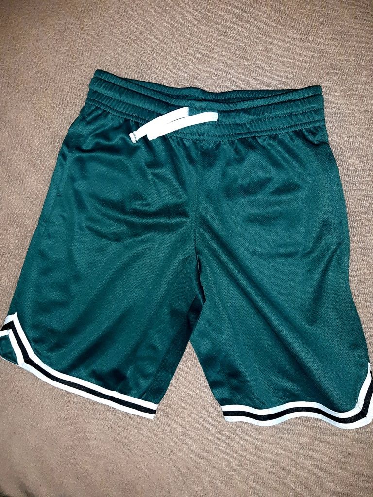 Lot 7 perechi pantaloni scurți  respirabili  noi 128
