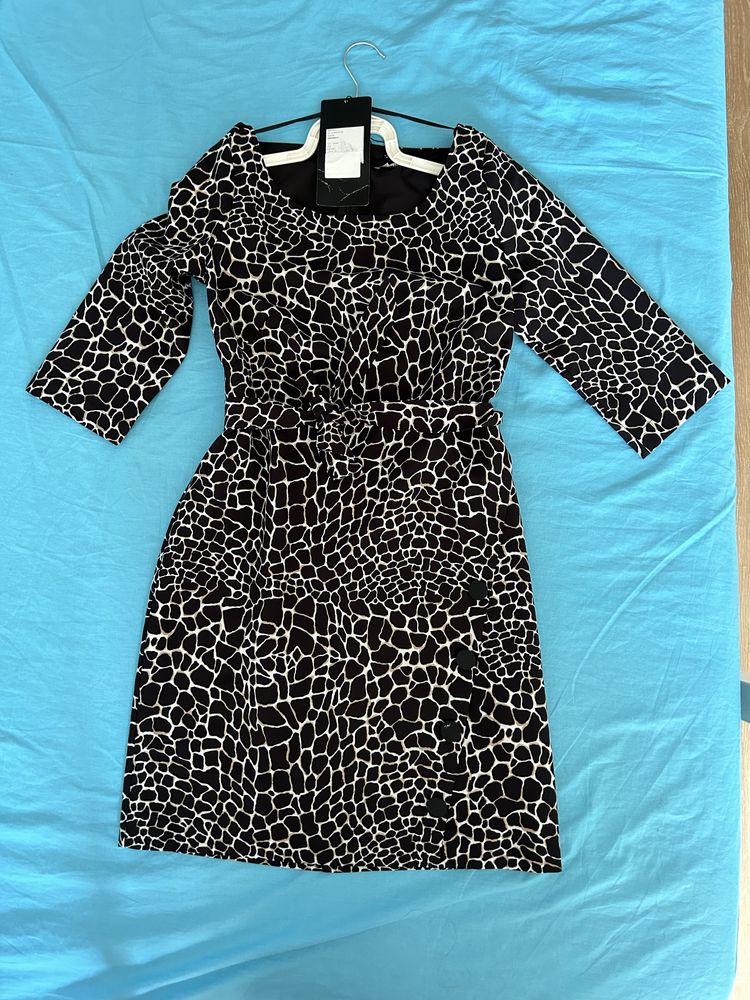 Rochie Comma nouă, cu eticheta, marimea M, potrivita si pentru cadou