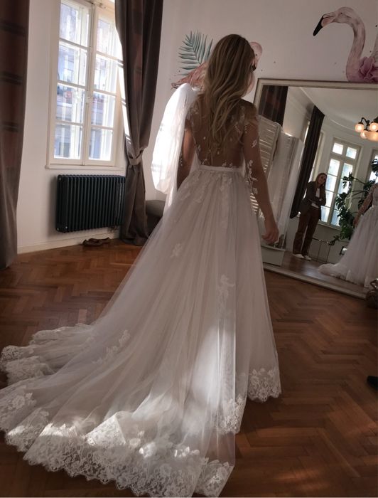 Vand Rochie NOUA de Mireasa Material Top Premium Marimea S