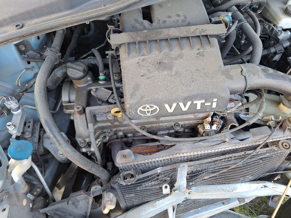 Toyota yaris тойота ярис