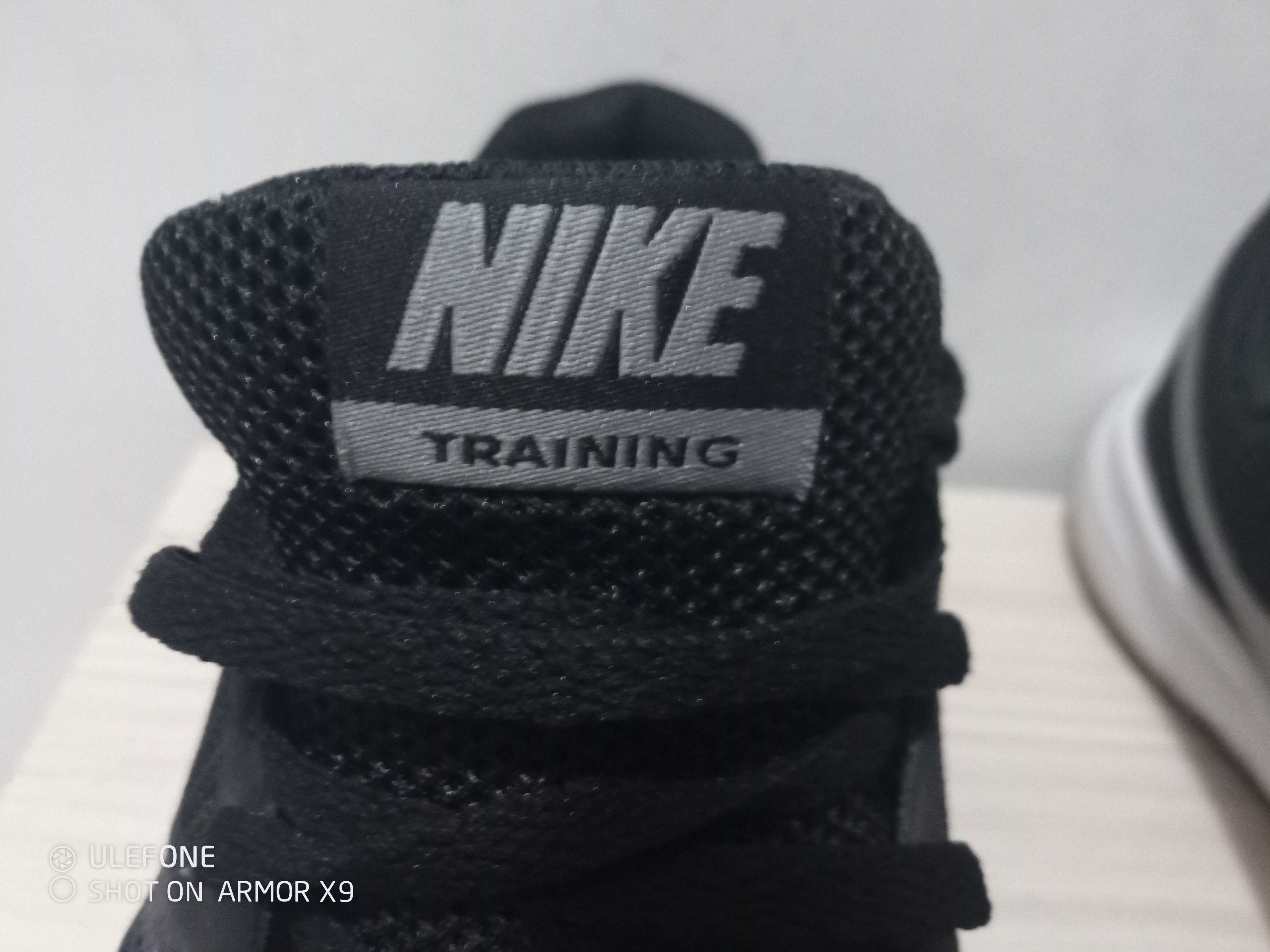 Продавам маратонки Nike