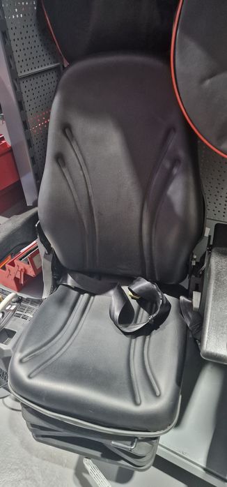 Scaun tractor utilaje agricole cu suspensie de tip burduf pret 1980 le