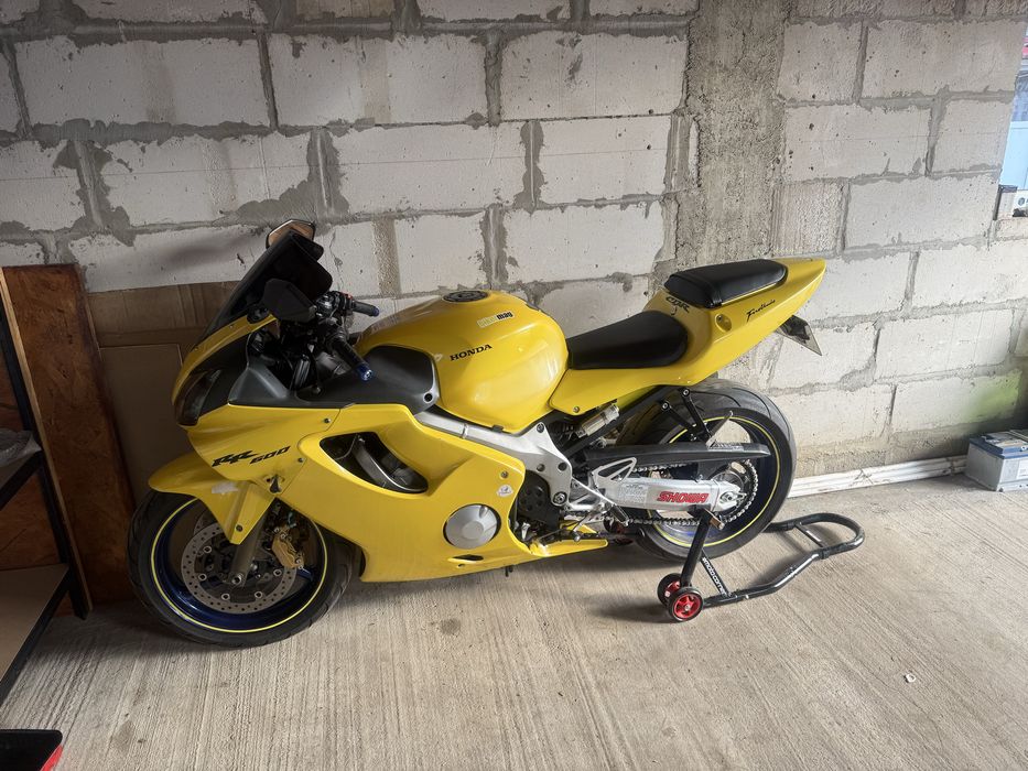 Honda Cbr F4i an fabricatie 2002
