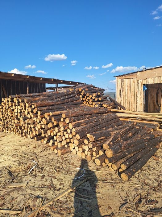 Продам столбики, столбы, бревна.