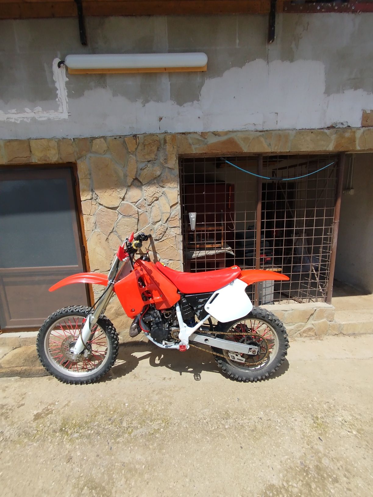Vând Honda CR 125