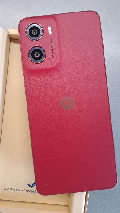 Motorola g05 red