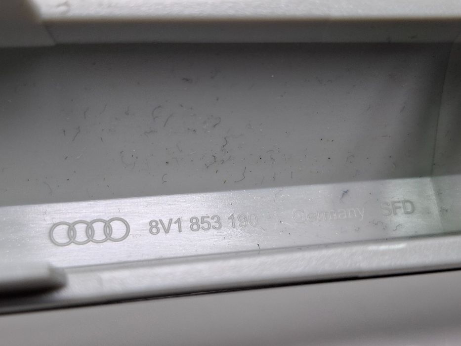 Ornament bord dreapta AUDI A3 Sportback 8VA, 8VF 2012 - > TDI CLHA 8V1