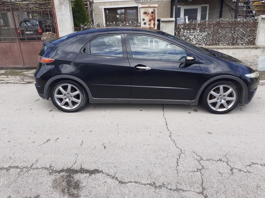 Honda Civic VIII Hatchback 2.2 cdti