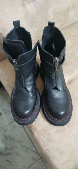 Модерни дамски боти номер 39