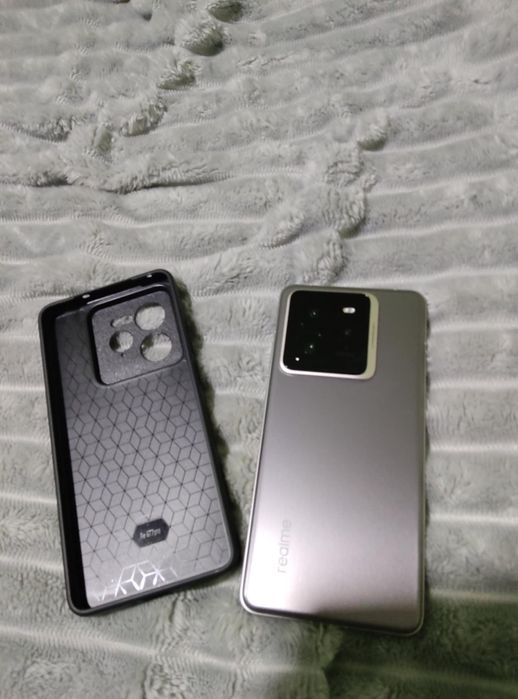 Realme GT 7 pro full box.