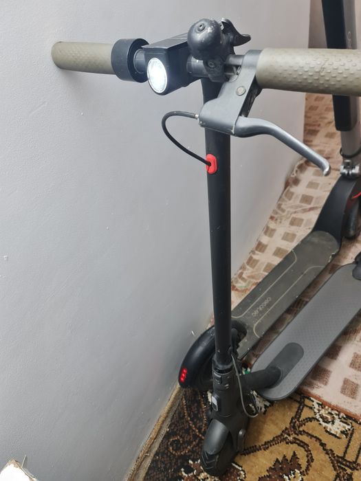 Vând trotinete xiaomi m 365 esențial și bongo cecotec