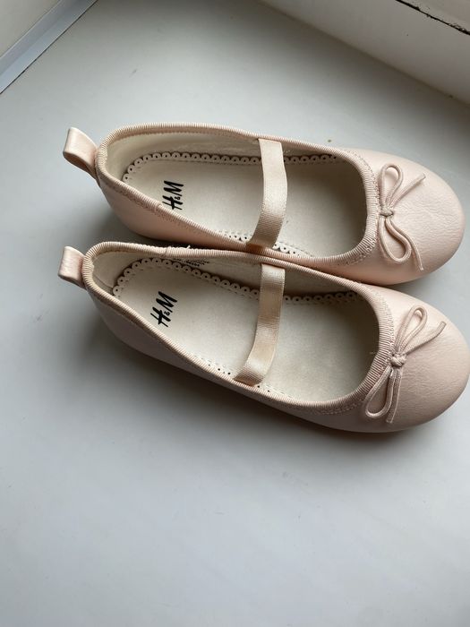 Продам балетки детские новые