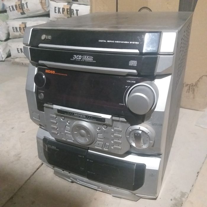 Продаётся музыкальный центр