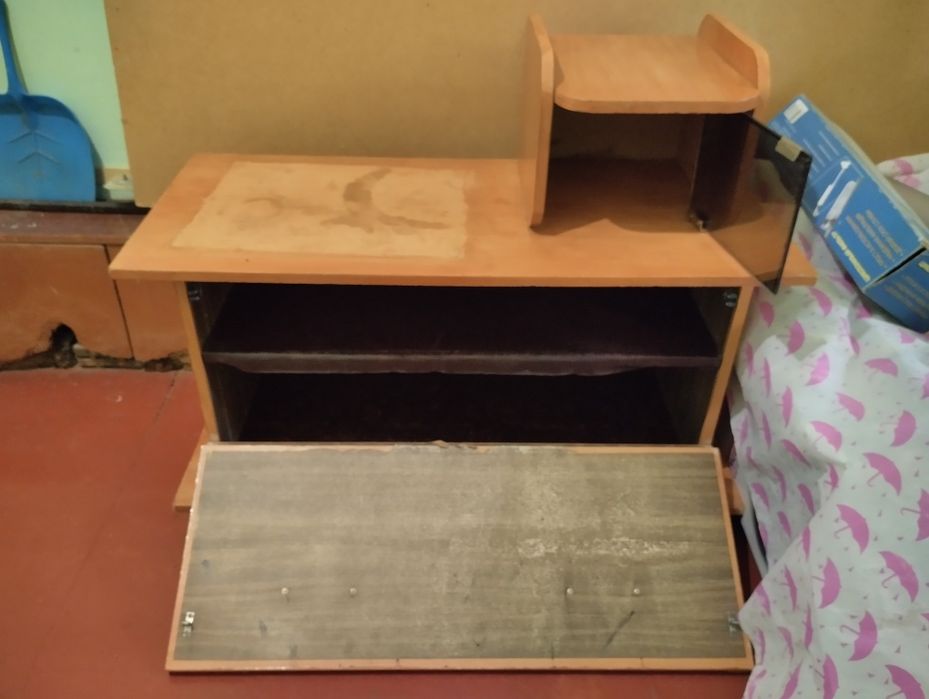 Обувница б/у 50.000с