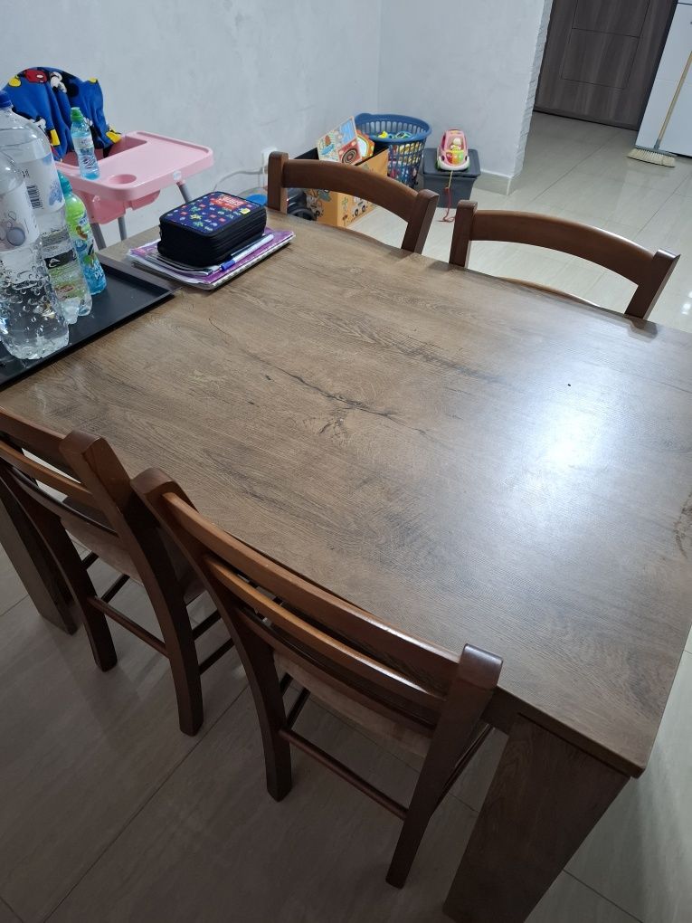 Masă + 4 scaune lemn