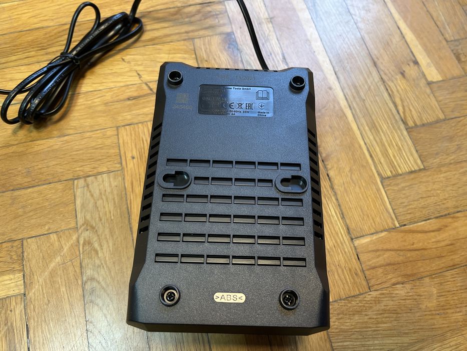 Incarcator-Rapid baterii-10.8-18V, tip GAL 18V-40, nou, original-Bosch