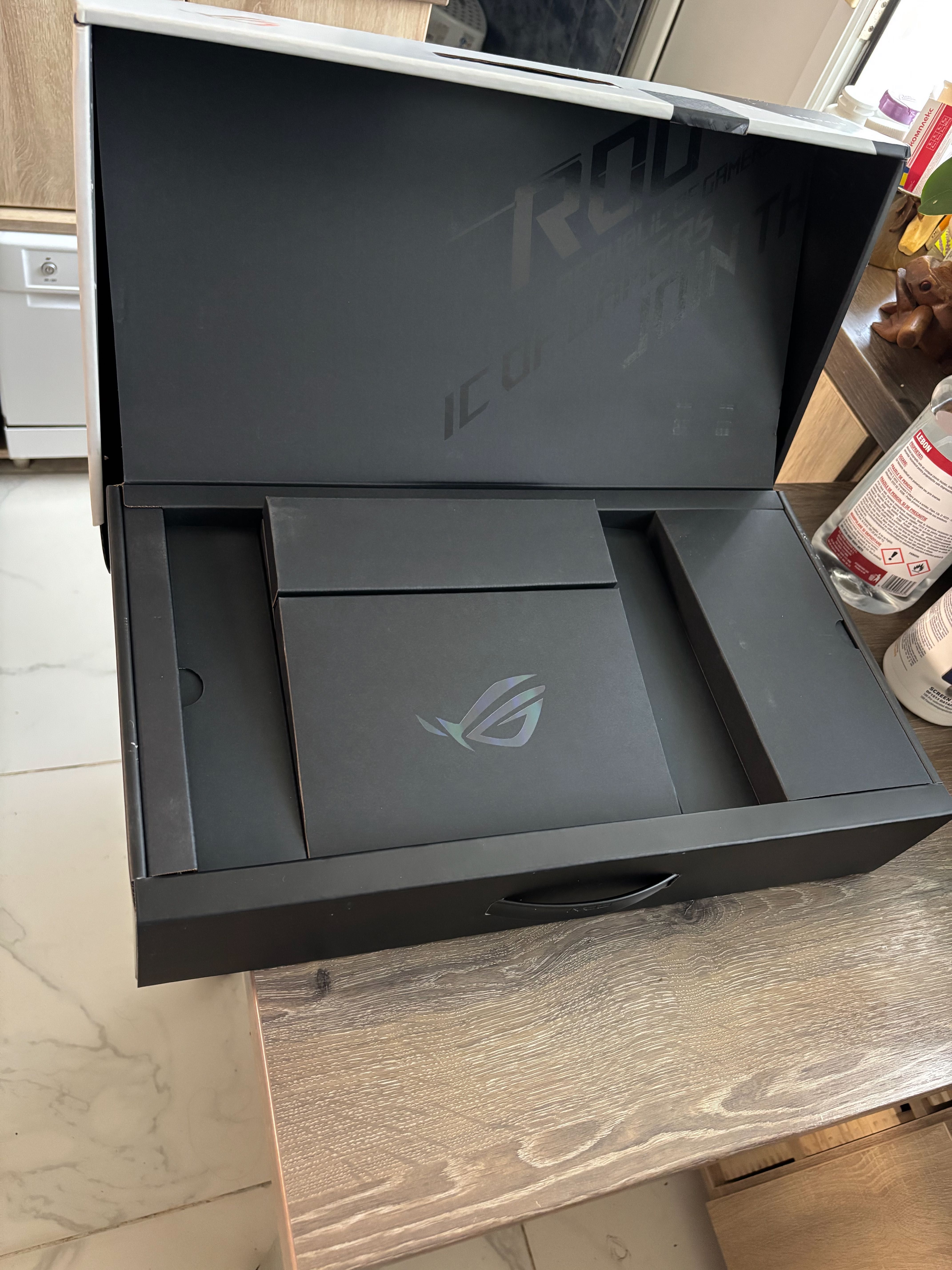 Asus Rog Zephyrus G14 - Ryzen 9 5900, RTX 3060, 1TB SSD NVME, 24GB RAM