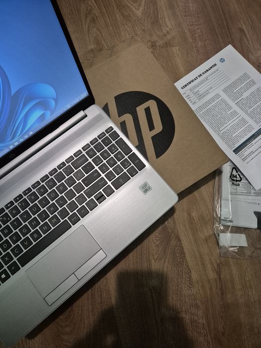 Vând Laptop hp i7
