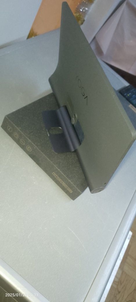 Планшет Lenovo YT-X705F