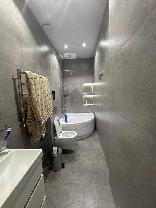 2х-комнатная квартира в новостройке на метро Горького