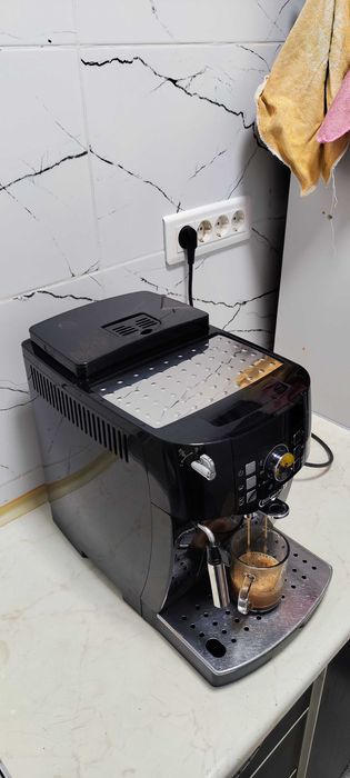 Espressor Automat DeLonghi Magnifica S ECAM 21.117 Aparat Cafea Boabe