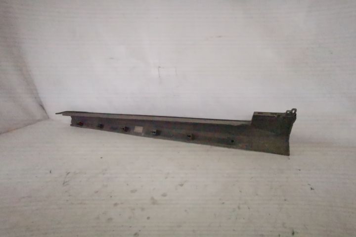 Ляв праг / Lqv prag Оригинален, в добро състояние Волво XC90 2 [ ]