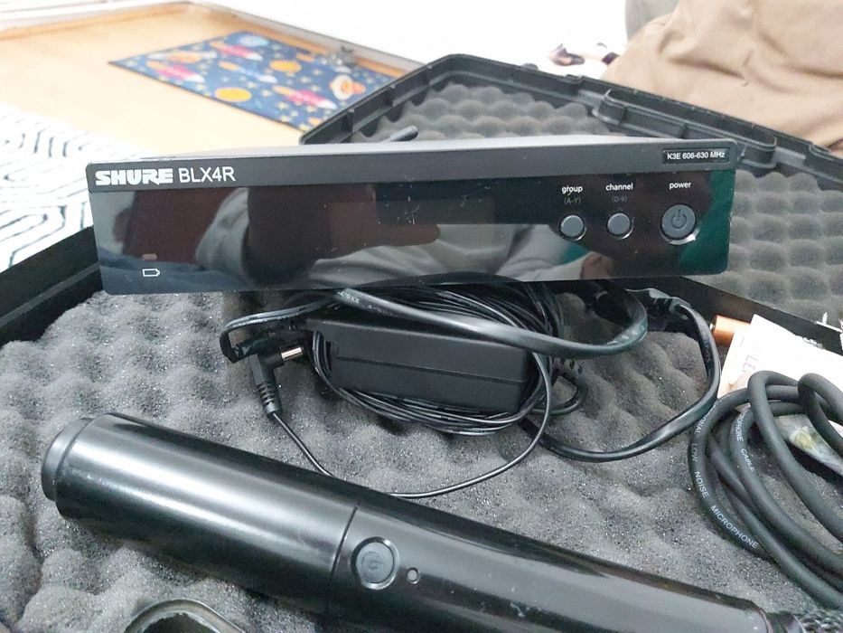 Vand microfon shure blx4 in stare foarte buna sunet foarte placut
