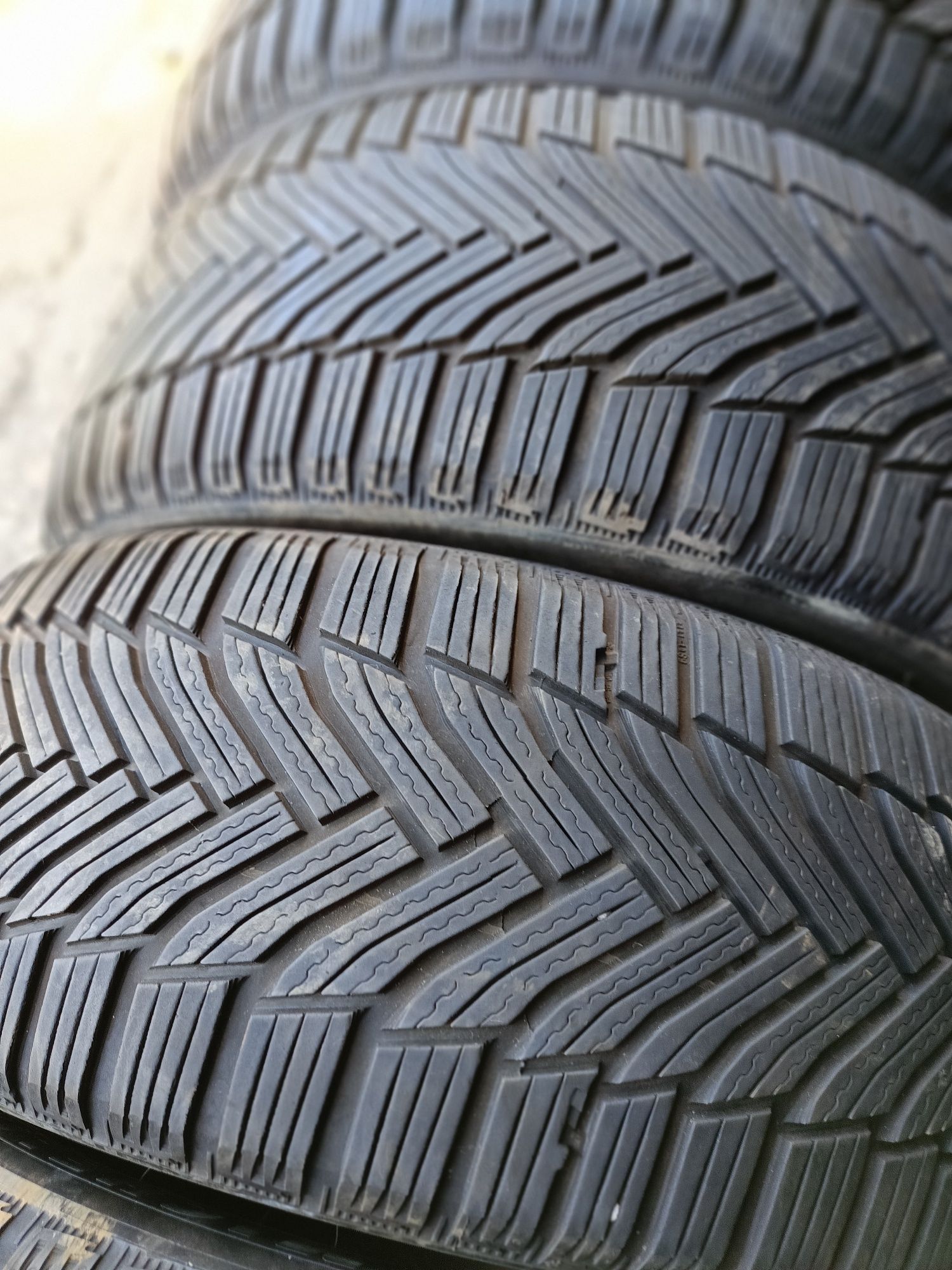 Зимни гуми -17цола-225/50-1бр.-95лв."MICHELIN"